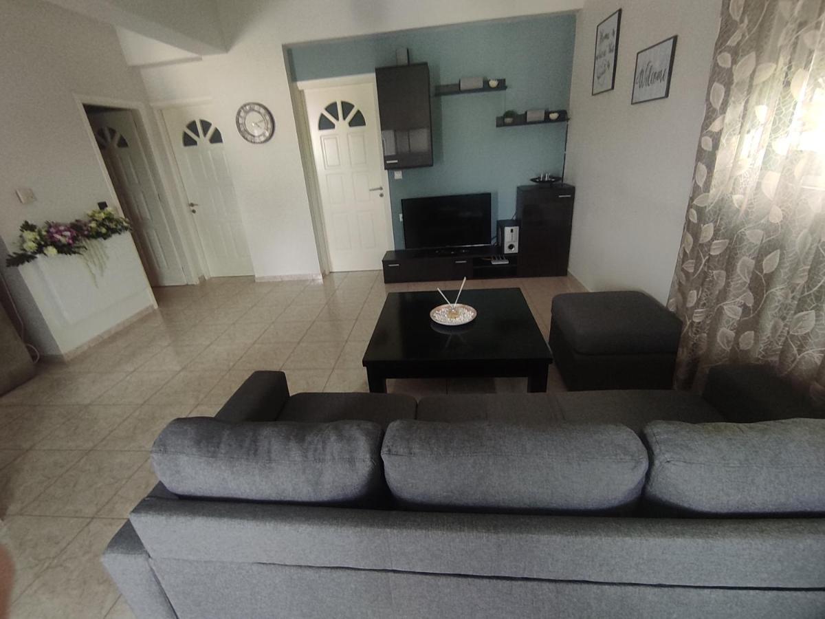 Nickthegreekapartment Galatas  Екстер'єр фото
